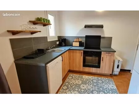 loue t2 à l année centre de cargèse