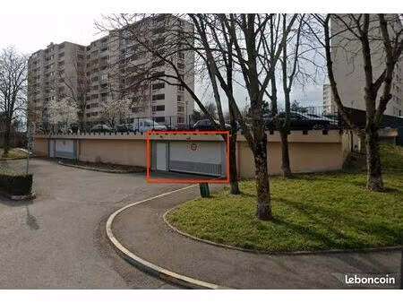 garage box fermé 12 m² – résidence le mont blanc – rillieux-la-pape