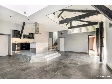 superbe duplex 91 37 m² avec parking – château de la vauxonne