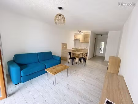 studio entierement renové et meublé avec terrasse