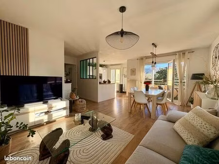 t3 68 m² – dernier étage – centre village – rénové 2021 – balcon – saint-pierre-la-palud