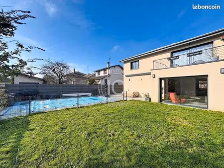 maison 6 pièces 153 m²