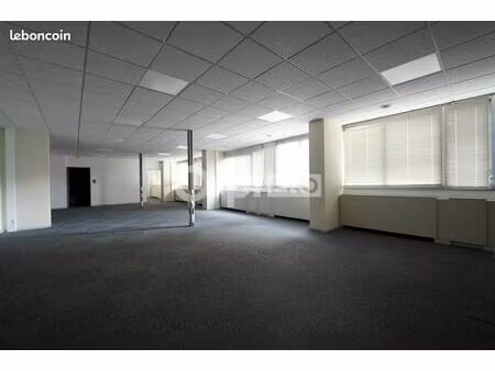 bureau 627 m²