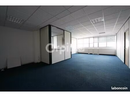 bureau 833 m²