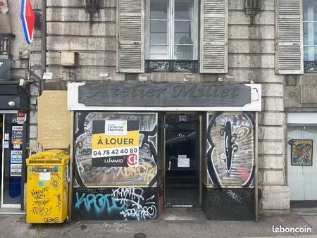 local commercial 51 m²