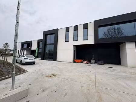 bien professionnel à louer à sint-truiden € 2.000 (llenv) | zimmo