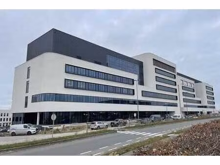 laboratoires avec bureaux à louer à charleroi