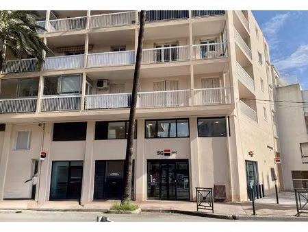 vente commerce 1080 m² hyères (83400)