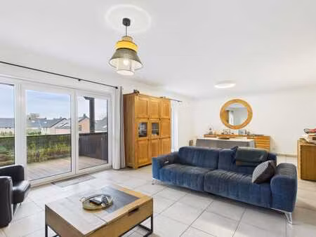 très bel appartement deux chambres avec tout confort + garag