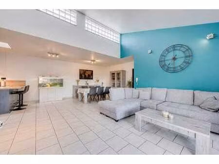 spacieux appartement 3 chambres + garage à bovenistier