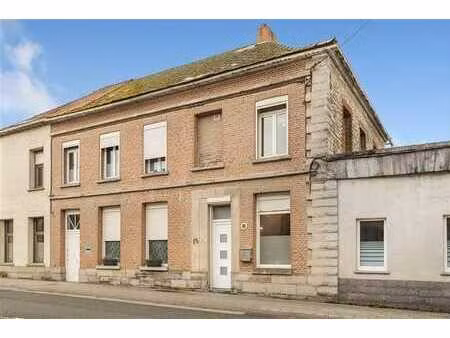 charmante maison 2 chambres avec cour et jardin