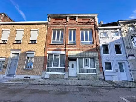 spac mais +-/ 155m2 - 3ch avec cour de 30m2