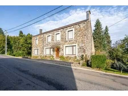 ancienne fermette au beau potentiel