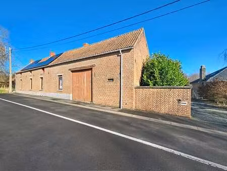 fermette sur un terrain de +/-17a contigu au bois de silly