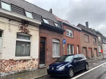 te renoveren woning met 2 slaapkamers  keuken  badkamer  ...