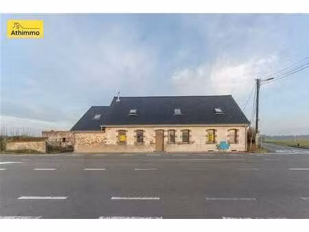 maison 4 façades avec garage  passage latéral et jardin. idé
