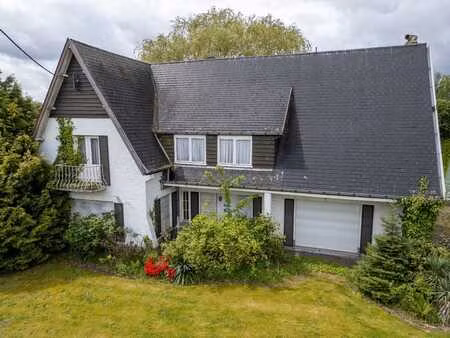 sur 3200 m² en zone d'habitat vaste ensemble immobilier com