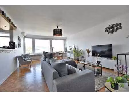 appartement 2 chambres avec terrasse  garage et vue meuse –