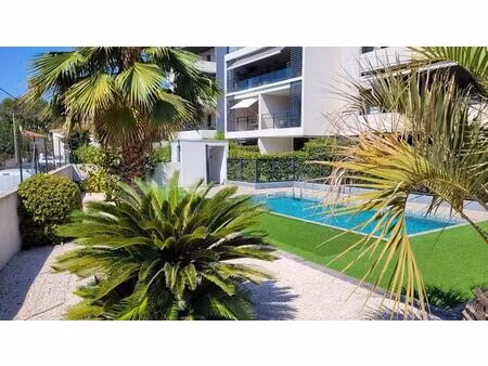 location appartement 2 pièces 45 m² à saint-raphaël (83530)