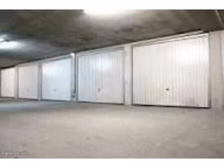 a vendre box ferme nice fabron 06200