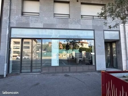 local commercial 212 m² – neuf & traversant – terrasse privative ok