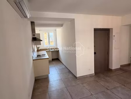 location appartement 3 pièces 50 m² à orange (84100)