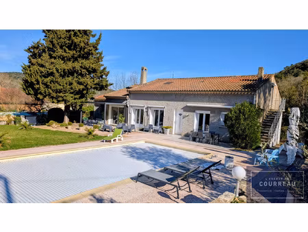 - proche centre-ville de bédarieux- maison 140 m2 avec studi