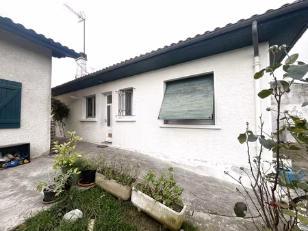 un coin de nature au bord de l'eau...