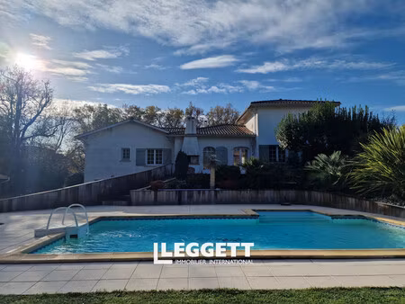 maison 6 pièce(s)  carbon-blanc