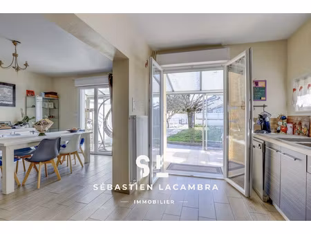 maison familiale 6 pièces 139 m2 centre de saint-juéry