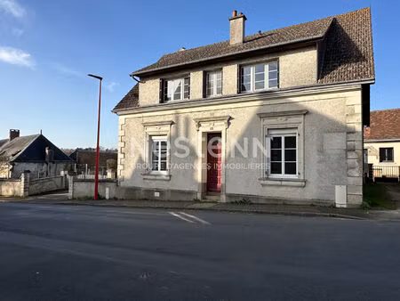 maison de bourg située dans un village tous commerces !