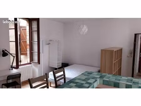 studio traversant en centre ville de cahors