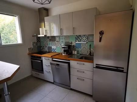 location t2 meublé avec terrasse fontaine