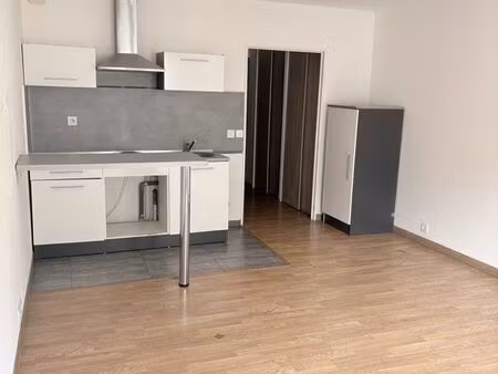 studio 29m2 250m rer e