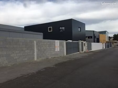 hangar  entrepôts  local industriel  dépôt