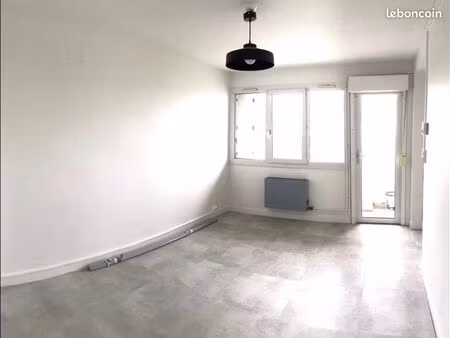 t3 meublé lumineux au 2e étage d’une résidence calme