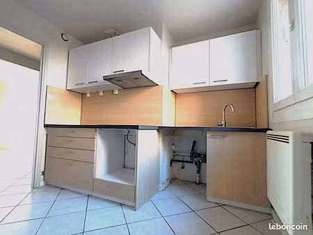 appartement t3-52 m²