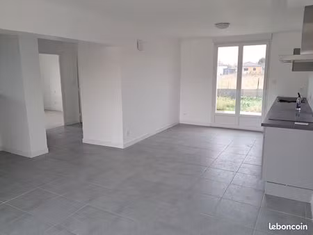 t3 refait a neuf env 70 m2 a lafox parking jardin terrace garage