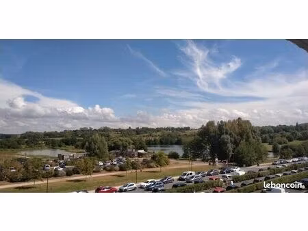 bel appartement proche mer et en face du lac