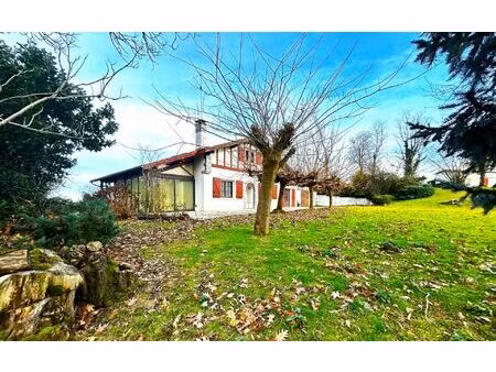 maison uhart-mixe m² t-8 à vendre  370 000 €