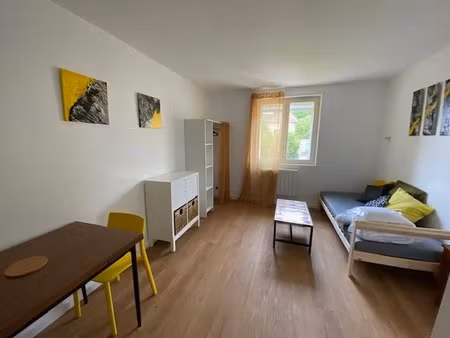location meublée appartement 1 pièce 20 m² à commercy (55200)  320 €