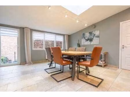 charmante maison 3 chambres - sdd - jardinet