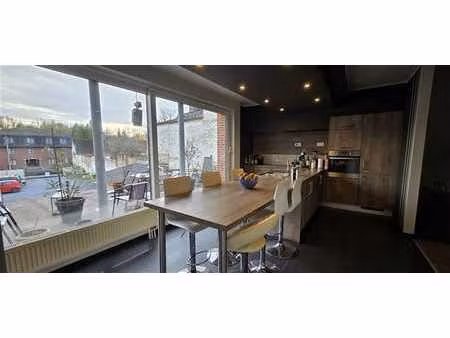 superbe et spacieux triplex de 210m² en plein centre-ville