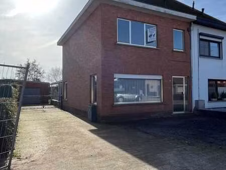 charmante halfopen bebouwing met 3 slaapkamers  garage en...