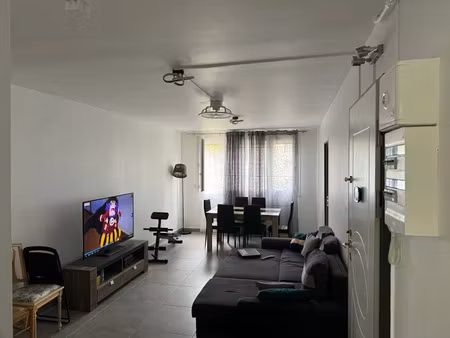 location meublée appartement 6 pièces 99 m² à chilly-mazarin (91380)  600 €