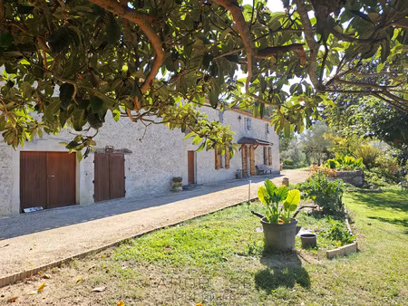 grande maison en pierre avec vue panoramique !