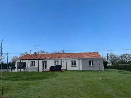 vente maison à vendrennes (85250) : à vendre / 172m² vendrennes
