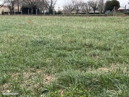 terrain 777 m² mansle