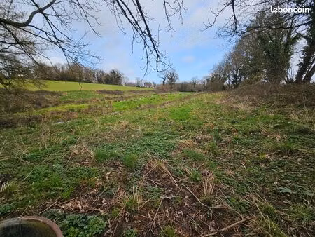 vends terrain agricole interessant pour chevaux