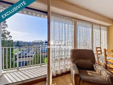 tranversant lumineux avec deux terrasse